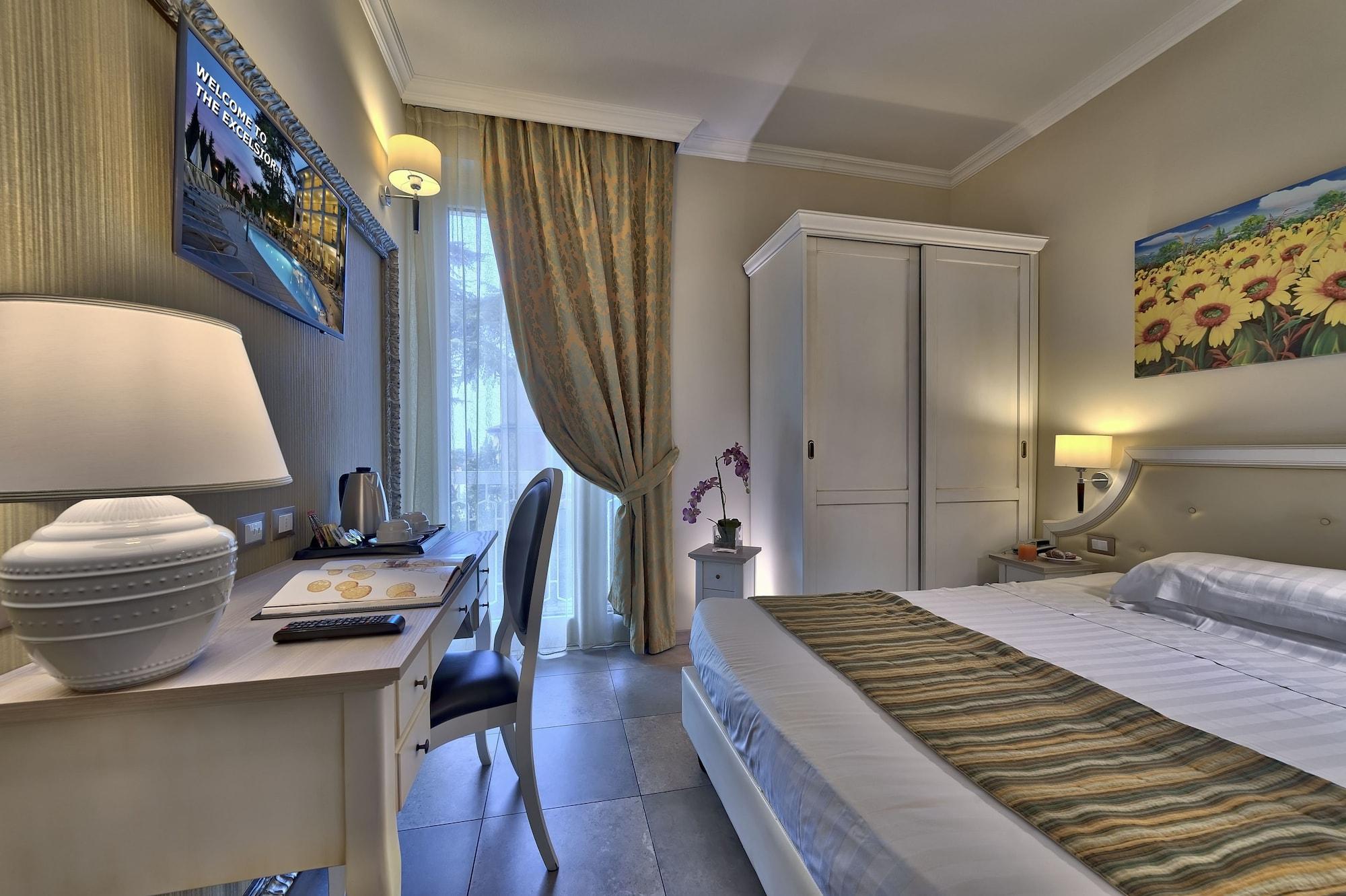 Hotel Excelsior Le Terrazze Гарда Экстерьер фото