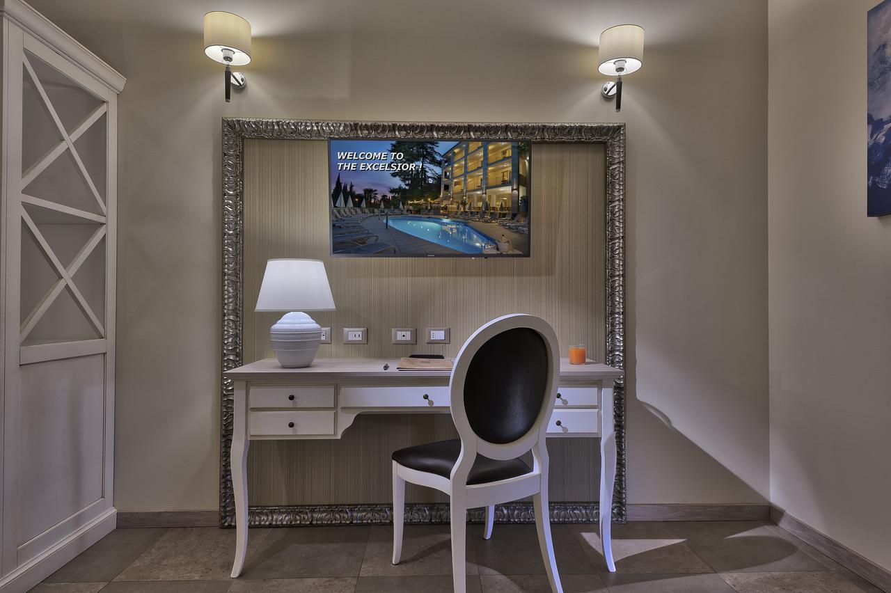 Hotel Excelsior Le Terrazze Гарда Экстерьер фото